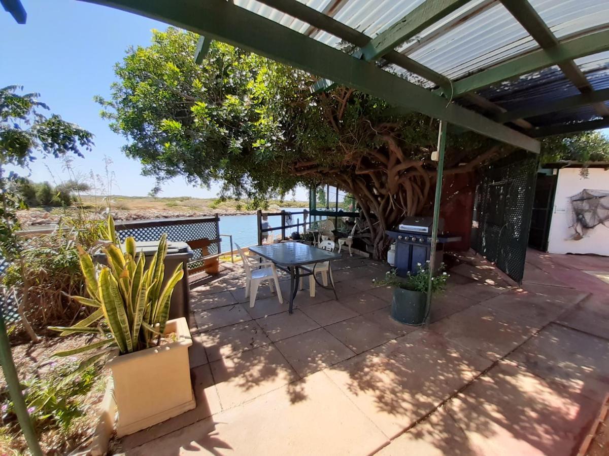 Pelican Point Waterfront Resort Formerly Carnarvon Beach Retreat エクステリア 写真