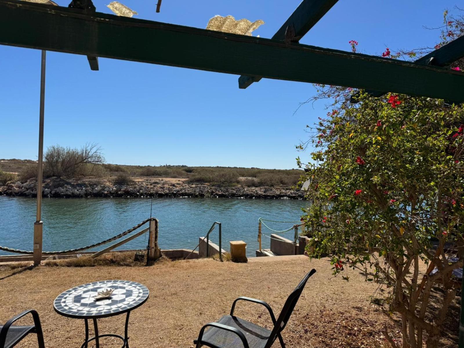 Pelican Point Waterfront Resort Formerly Carnarvon Beach Retreat エクステリア 写真