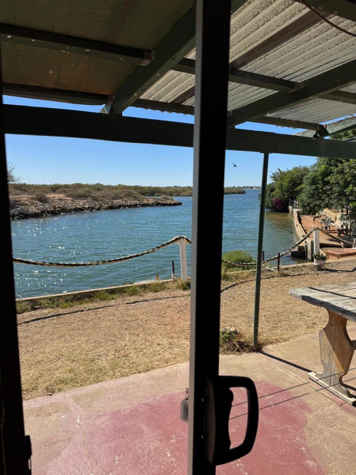 Pelican Point Waterfront Resort Formerly Carnarvon Beach Retreat エクステリア 写真