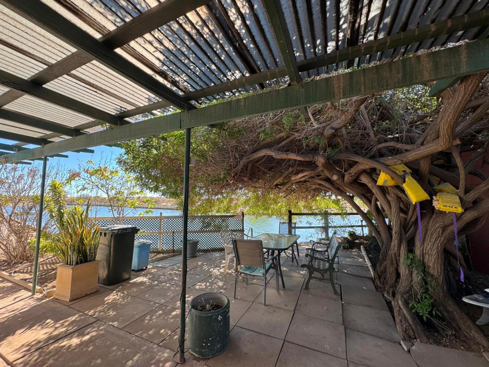 Pelican Point Waterfront Resort Formerly Carnarvon Beach Retreat エクステリア 写真