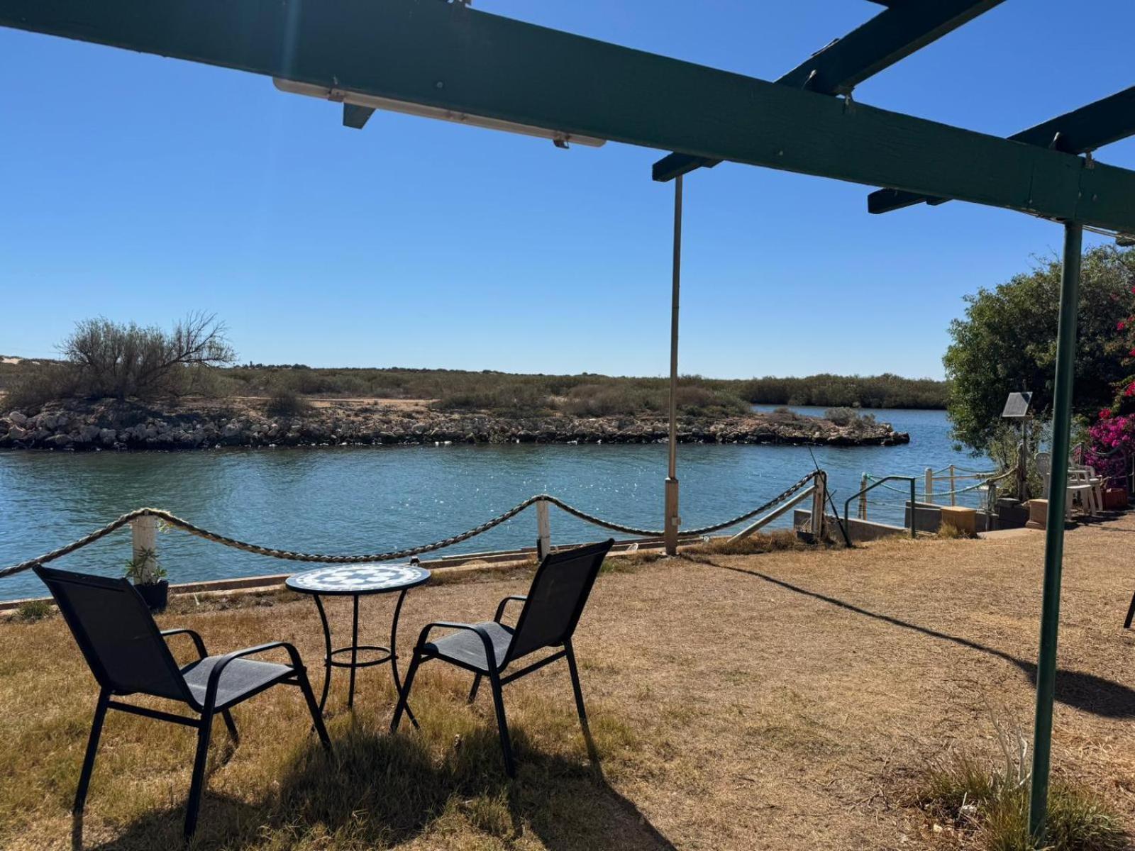 Pelican Point Waterfront Resort Formerly Carnarvon Beach Retreat エクステリア 写真