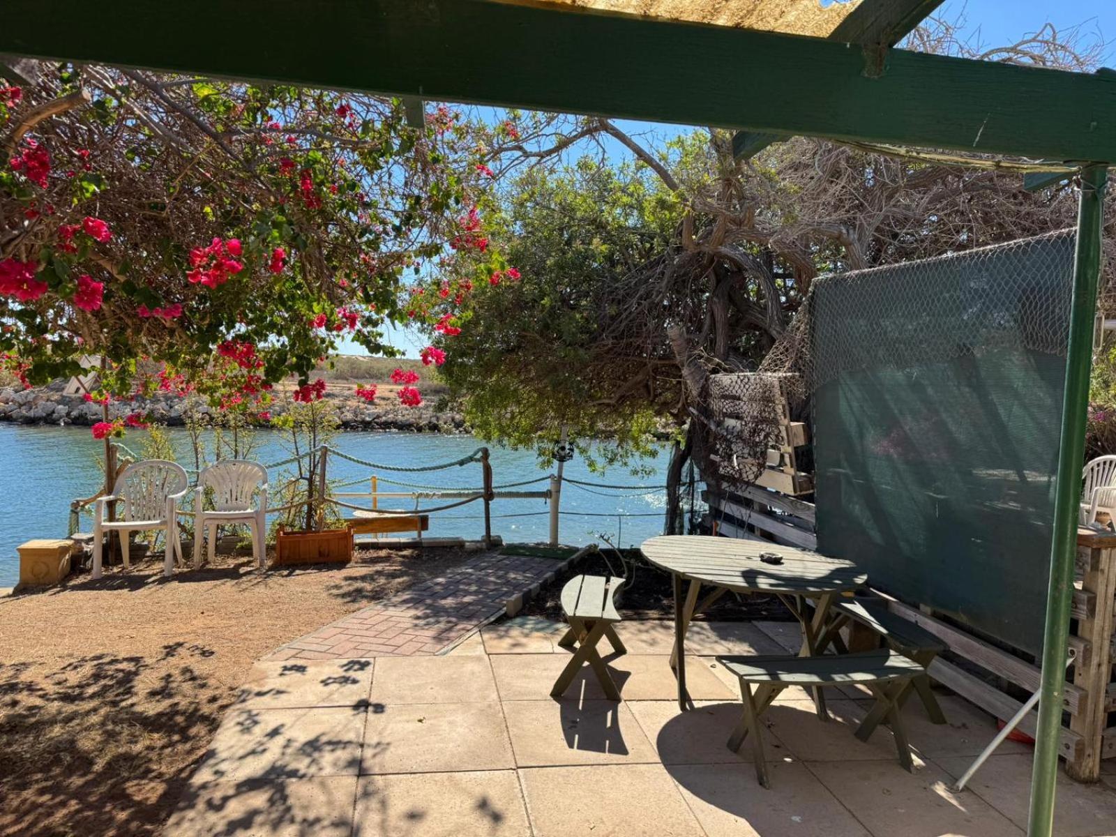Pelican Point Waterfront Resort Formerly Carnarvon Beach Retreat エクステリア 写真