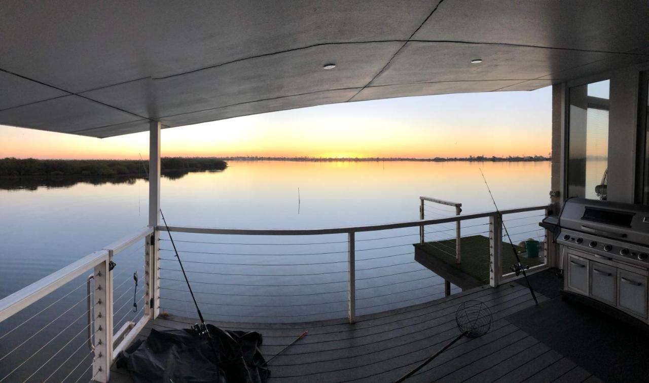 Pelican Point Waterfront Resort Formerly Carnarvon Beach Retreat エクステリア 写真
