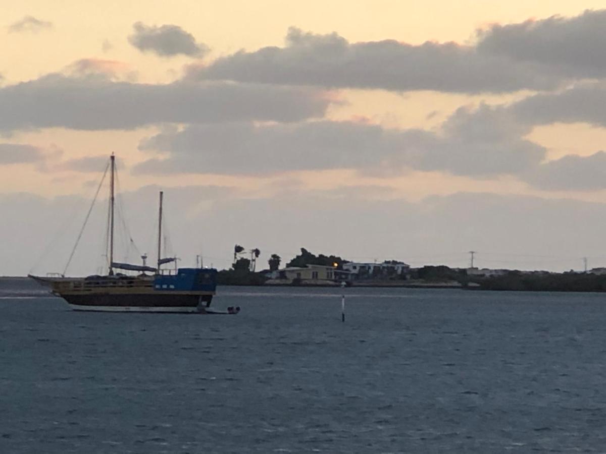 Pelican Point Waterfront Resort Formerly Carnarvon Beach Retreat エクステリア 写真