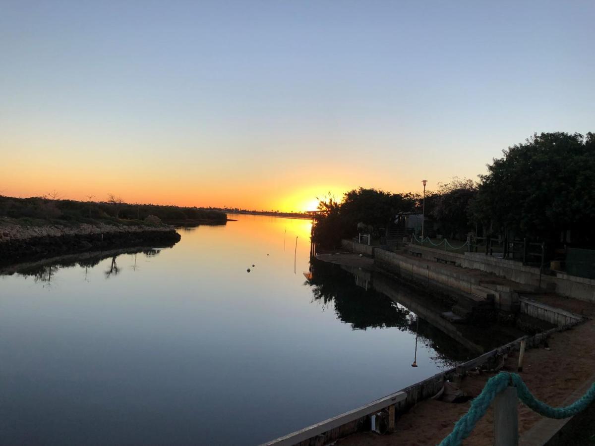 Pelican Point Waterfront Resort Formerly Carnarvon Beach Retreat エクステリア 写真